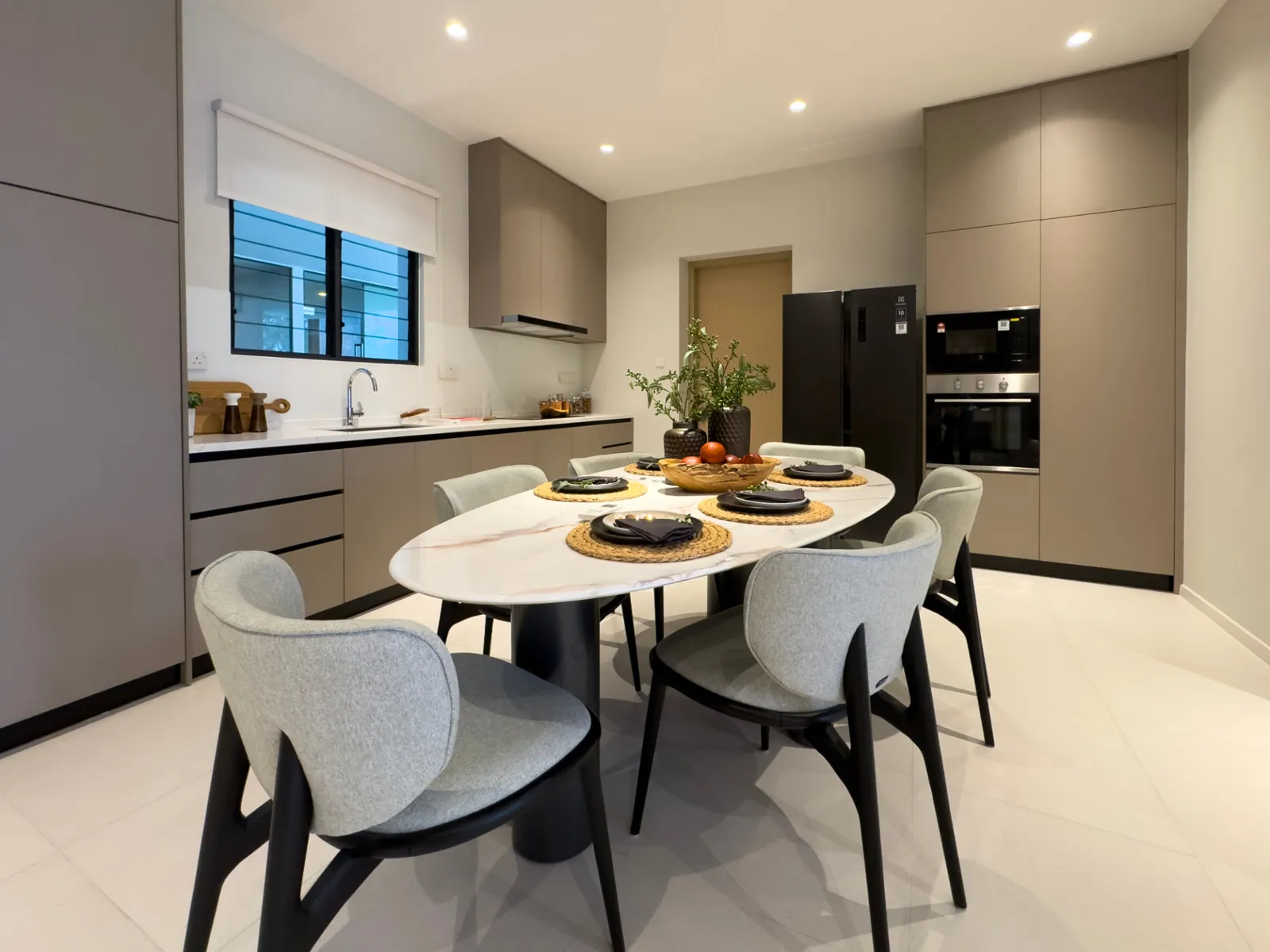 Kitchen and dining area